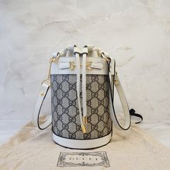 구찌 화이트 GG 수프림 금장 홀스빗 버킷백